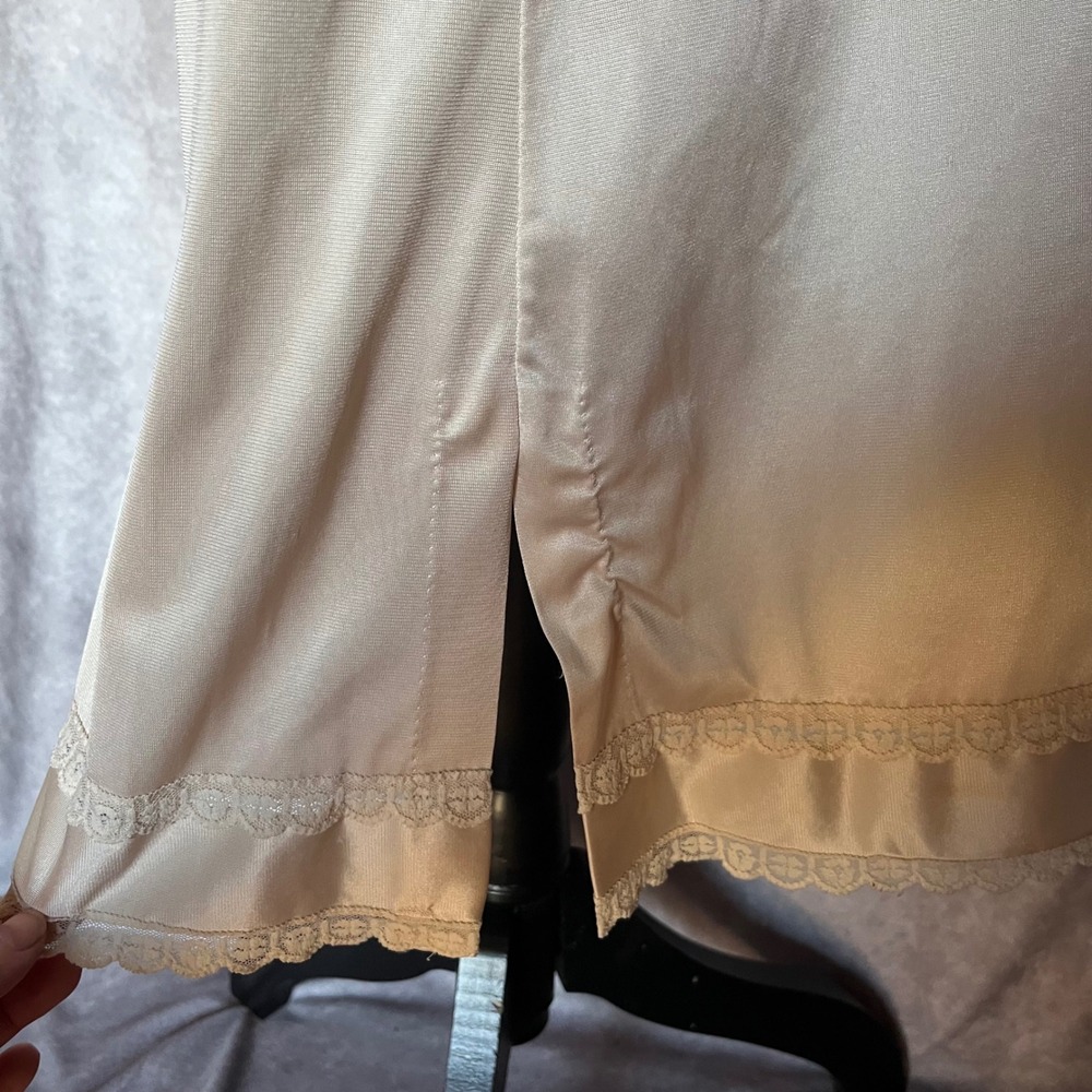 Vtg 70s 80s Sears Doesnt Slip Beige Half Slip Lingerie M Lace Trim Pin-up Skirt - Picture 5 of 7